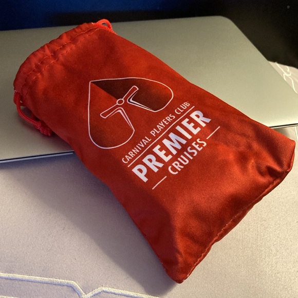 NWOT - Carnival Players Club Premier Cruises Tinted Plastic Sunglasses - Picture 13 of 13